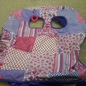 Shopping cart cover for your little one 😍